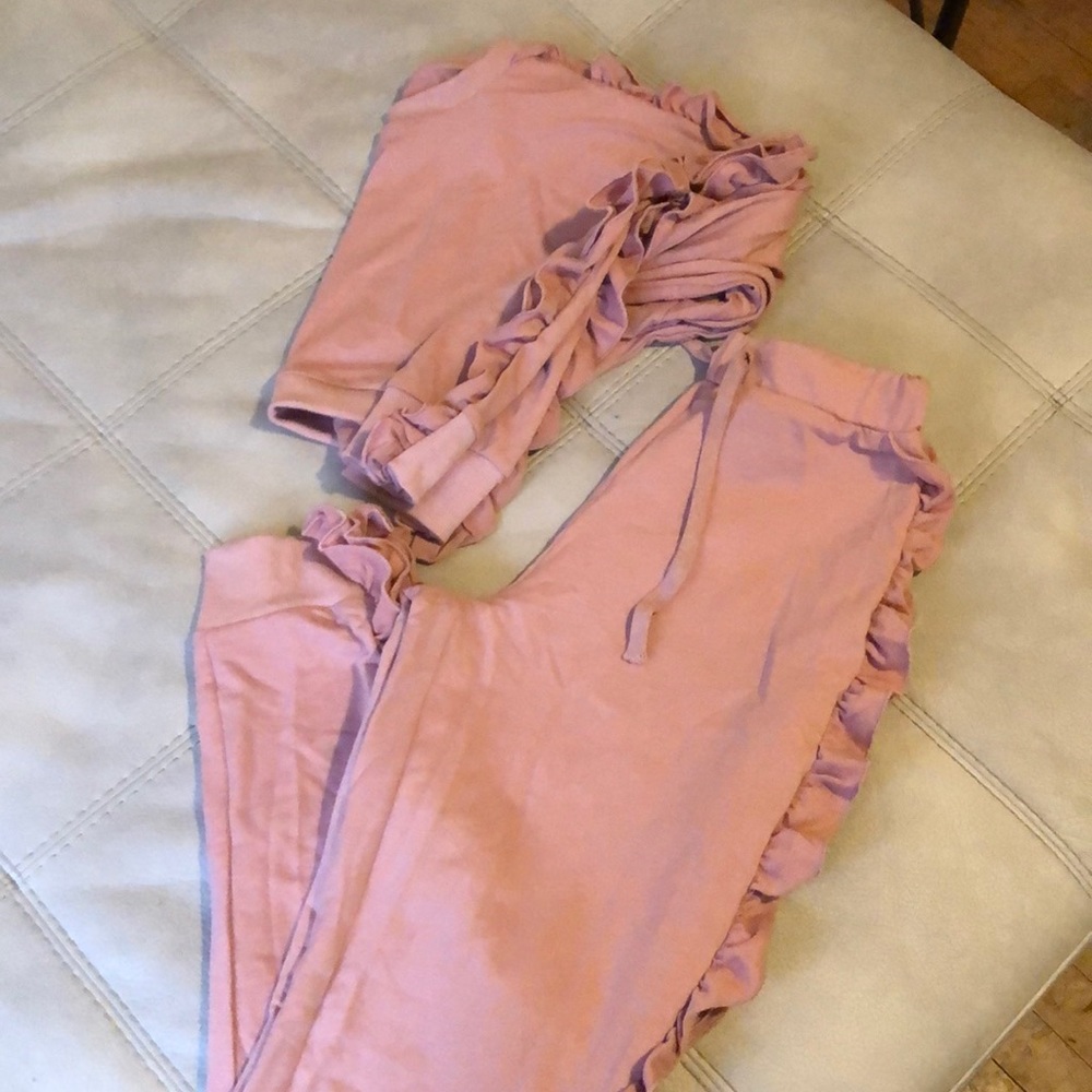2-piece sweater crop top with pants